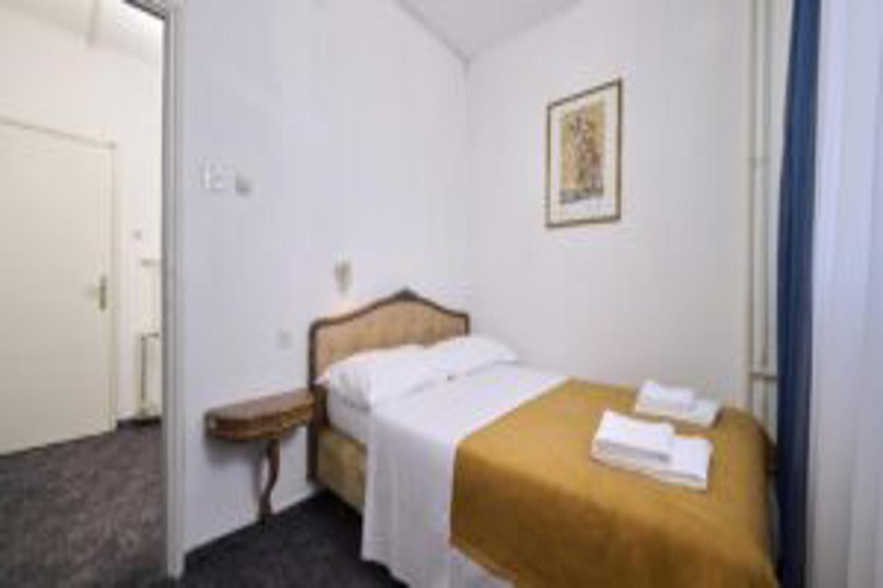 Guest House Adriatic Umago Exterior foto
